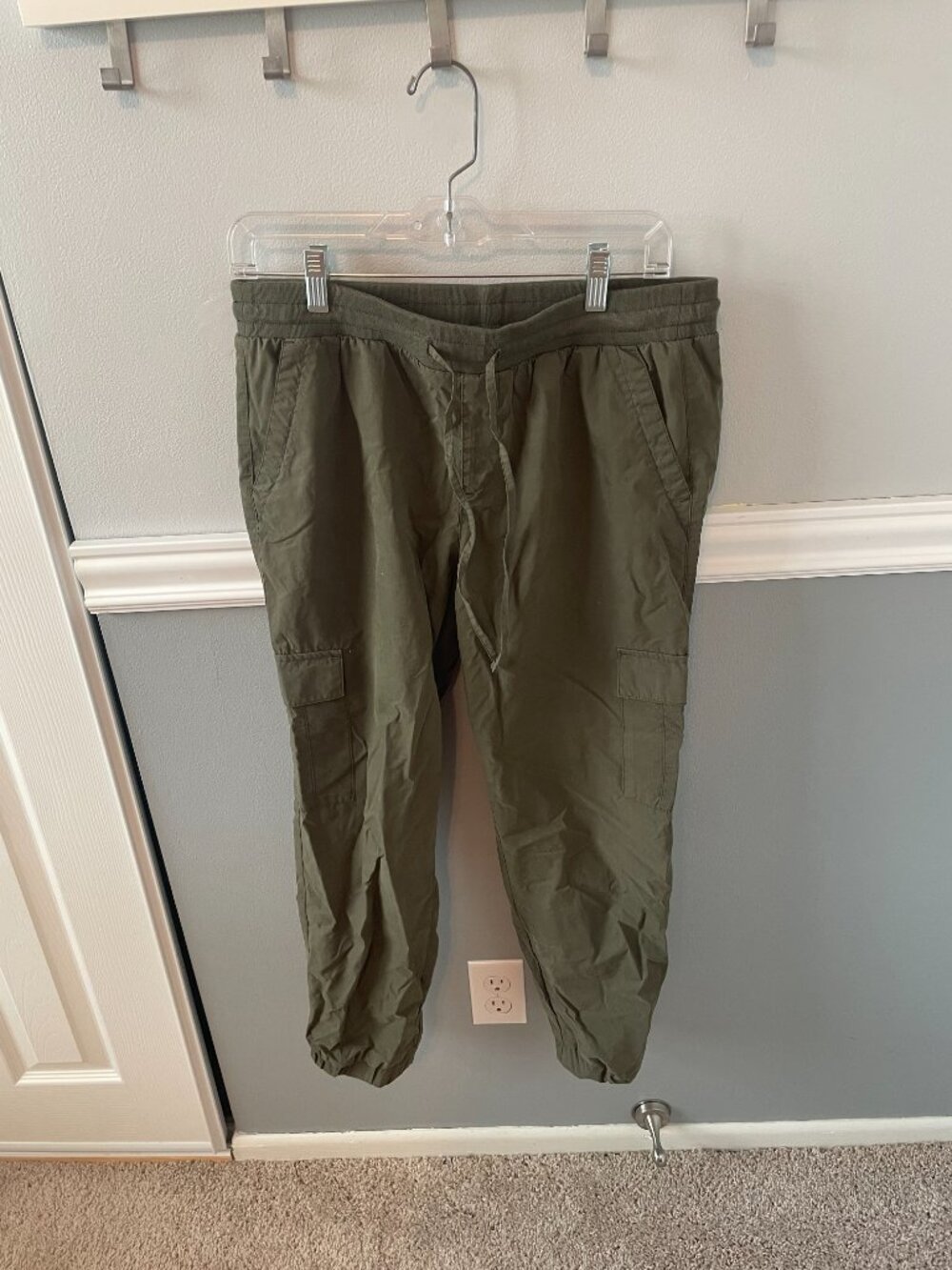 Mid-Rise Rib-Knit Wait Soft-Woven Cargo Jogger Pants - Forest Floor Color